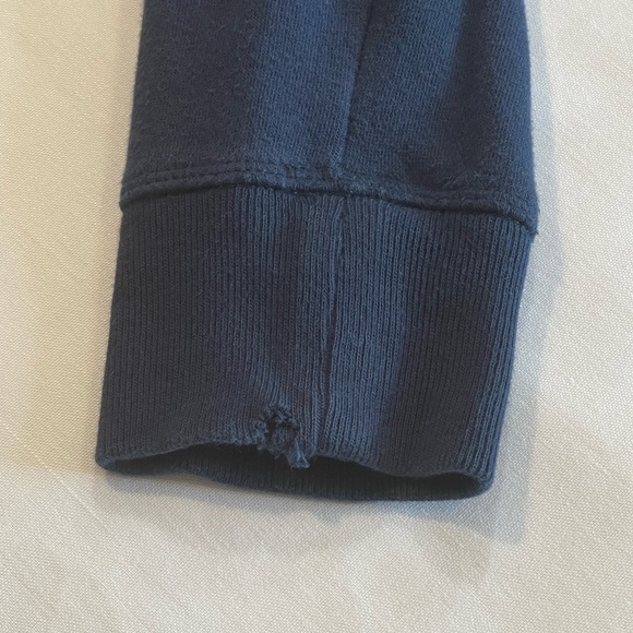 GAP Sweatshirt - Picture 7 of 8